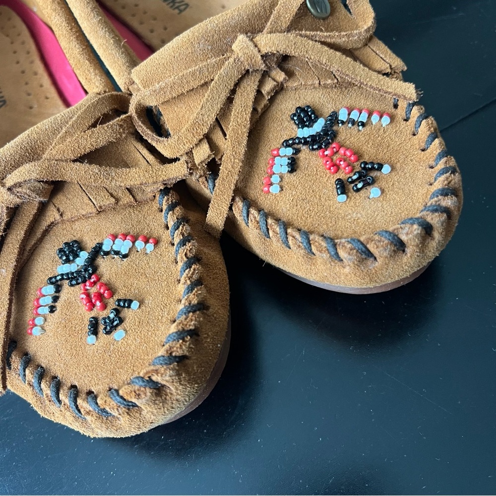 NWOT Minnetonka Thunderbird Animikii Hardsole Moccasins - Picture 2 of 10